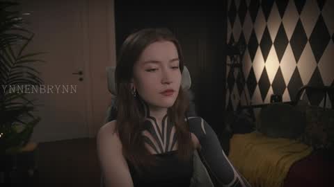 ynnenbrynn online show from January 30, 6:56 am