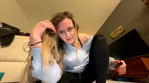 yogabuttttttt online show from March 2, 6:27 am