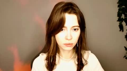 yoka_paradoxxx online show from October 16, 5:43 am