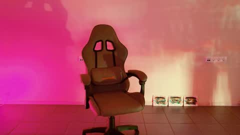 yoka_paradoxxx online show from February 14, 9:22 am