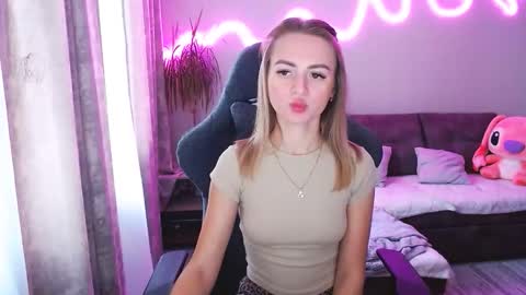 Bella online show from October 26, 8:43 am