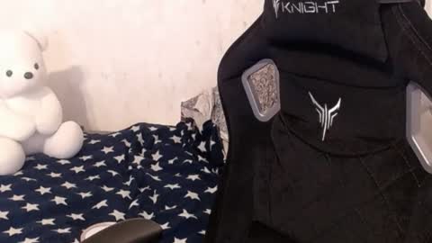 your_8a8y online show from December 19, 9:18 am