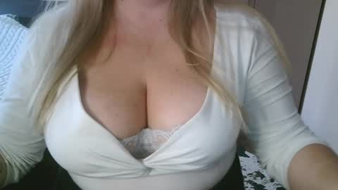 Maria Love online show from May 5, 8:39 am