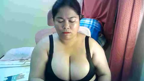 your_big_boobs online show from October 2, 12:54 pm