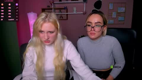 your bunny12 online show from November 17, 3:02 pm