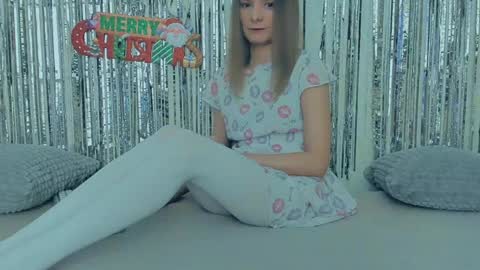 Lily online show from December 28, 6:06 am