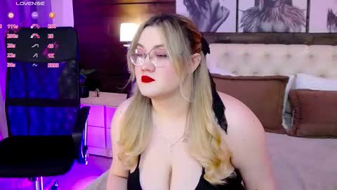 Nancy online show from October 17, 1:25 pm