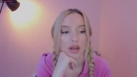 Olivia online show from October 17, 8:56 pm