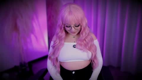 Cami independent model online show from June 6, 6:20 am