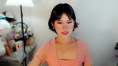 PrettyElla online show from November 10, 11:55 pm