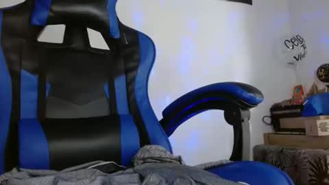 yourfavorite_bigclit online show from November 28, 3:04 pm