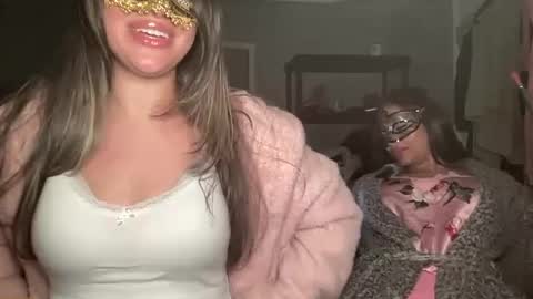 yourfavoritex3 online show from October 5, 1:54 am