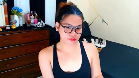 yourgoddesscruella online show from March 14, 6:47 am