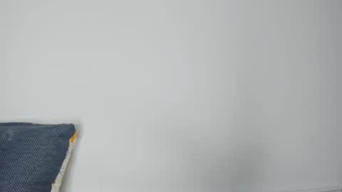 yourhotangel02 online show from September 25, 10:40 pm