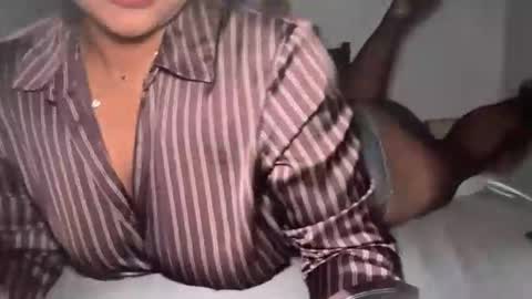 YOURMOMMY online show from May 4, 4:38 am