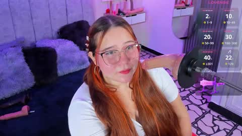 CHLOE online show from December 22, 12:30 pm