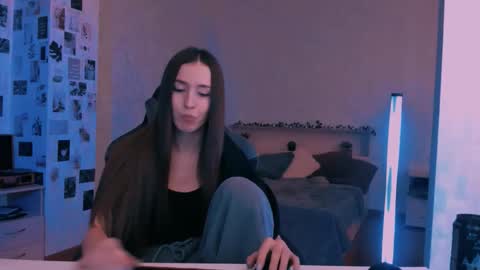 Eva online show from October 26, 7:42 pm