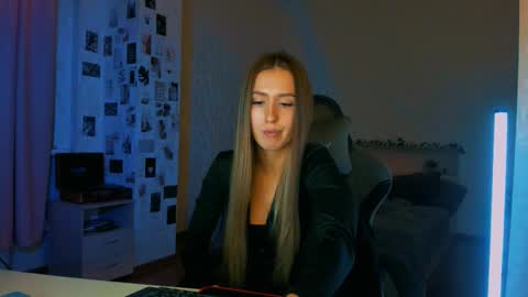 Eva online show from November 21, 8:00 pm