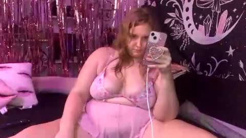 yourthickgingergoddess online show from September 12, 4:02 am