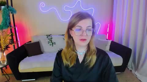 Alice online show from October 10, 11:04 am