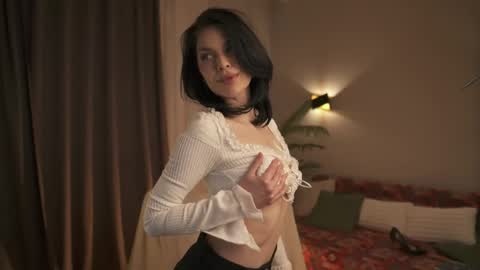 youur_sweetheart online show from April 15, 3:34 pm