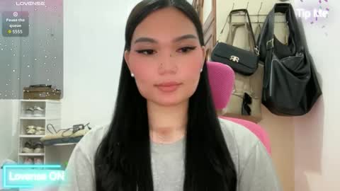 yrdrmgrl_jennie26 online show from May 6, 9:52 pm