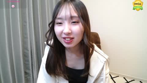 yui_x online show from January 11, 11:45 am