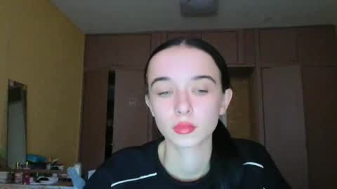 Yuliia online show from November 18, 7:42 am