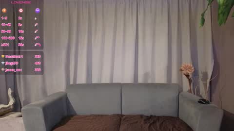 yuliethpetite online show from February 27, 11:32 am