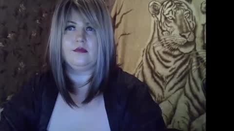 yuliiared online show from December 18, 6:07 am