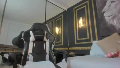 Y U L I T Z A online show from February 25, 12:48 pm