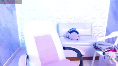 Snowflake online show from April 11, 7:45 am