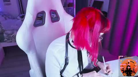 Yumi 3 online show from October 31, 8:02 pm