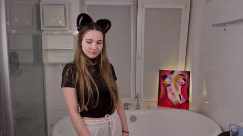 Emily online show from February 5, 5:16 pm