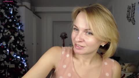 Lillya online show from December 2, 2:18 pm