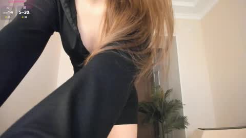 YunLi online show from May 3, 3:37 pm
