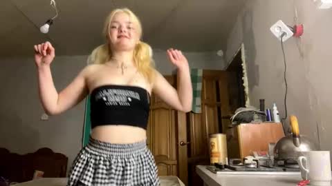 Viola online show from January 15, 2:56 pm