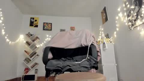 paola online show from December 10, 1:11 am