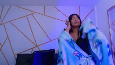 yvanna__smith online show from February 26, 4:22 am