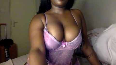 Yve online show from June 26, 2:35 am