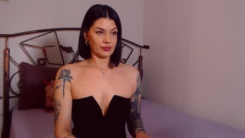 I V Y   online show from March 30, 7:13 pm