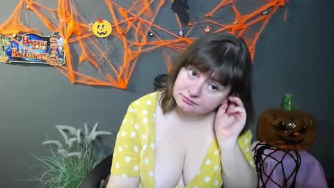 zannadreil online show from October 26, 7:31 pm