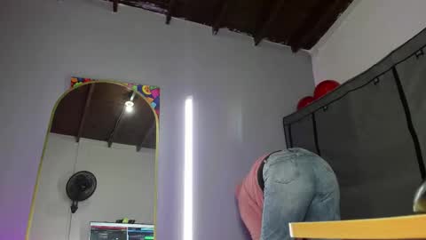 zaphiro__sky online show from February 16, 8:36 am