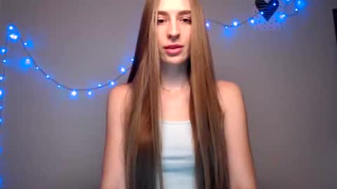 Zara online show from December 3, 8:50 pm