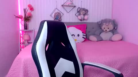 Zara online show from April 16, 12:05 pm