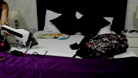 Zarah Andrews online show from January 9, 12:20 pm