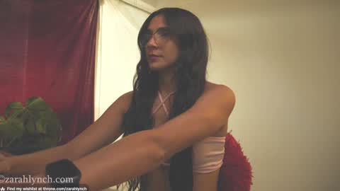 Miss Lynch   Next show  2911 online show from December 8, 8:36 pm