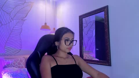 Zara Lim  online show from February 4, 12:33 pm