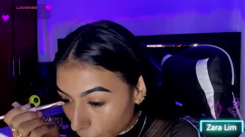 Zara Lim  online show from November 26, 11:50 pm