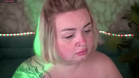 Lola online show from October 16, 9:34 am